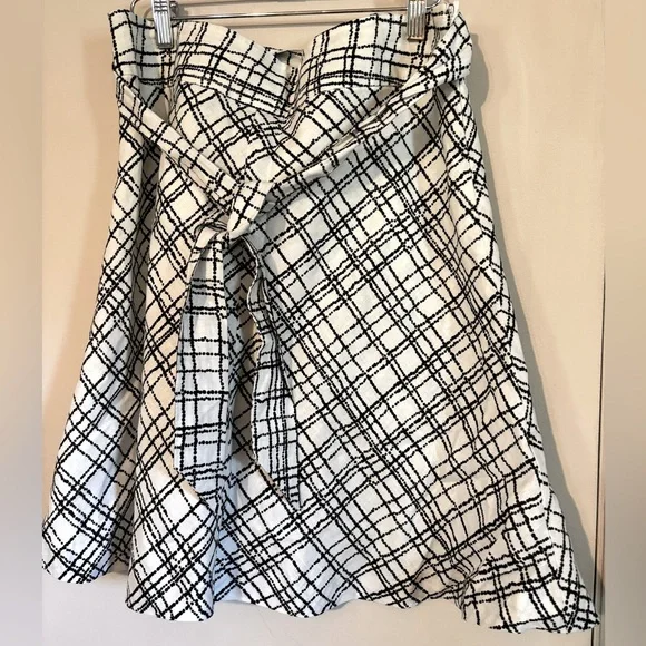 Linen Aline Black & White Skirt - Picture 1 of 4